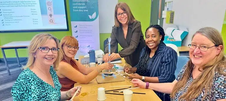 Image of face2faceHR consultants working together - HR consultant financial confidence